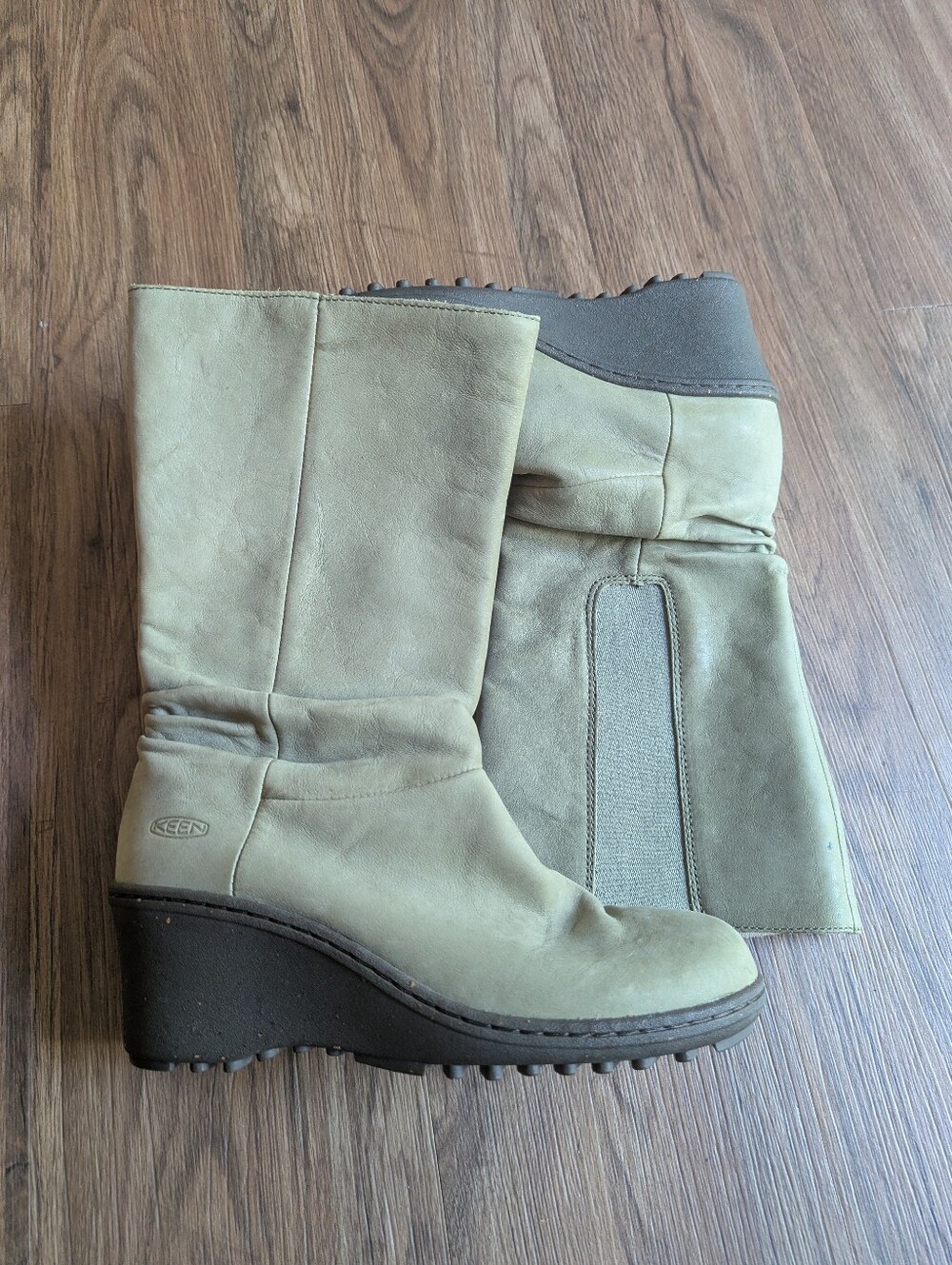 KEEN Sage Green Slouch Wedge Boots Size 7